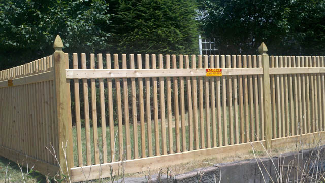 Square Spindle Picket Fence
