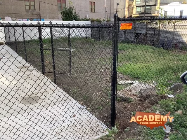 Jersey City, Hudson County - 6ft Black Vinyl-Coated Chain-Link Fence Installation Jersey city, NJ